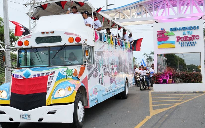 Empresa Portuaria Nacional realiza caravana en saludo al 43 19